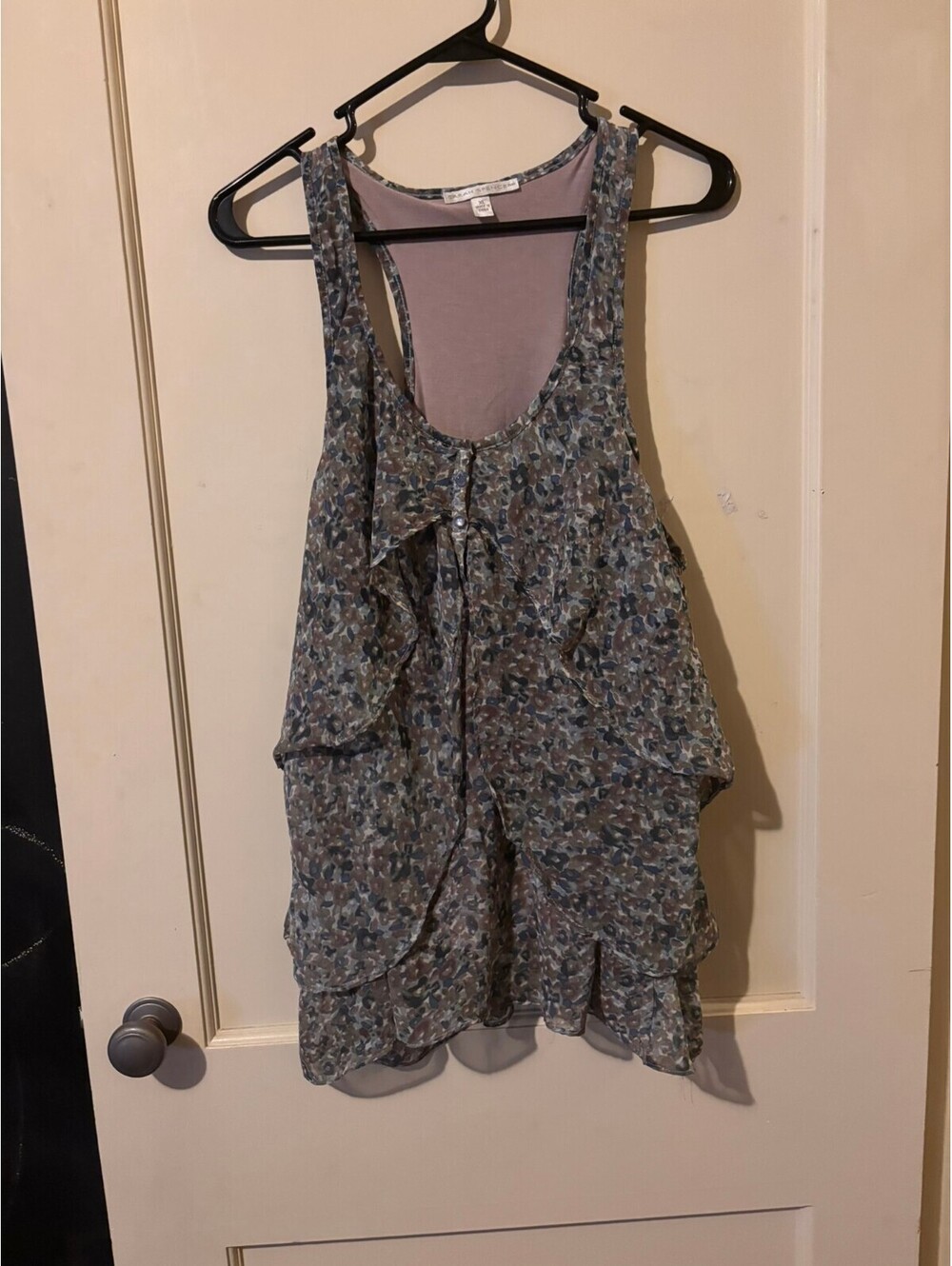 Sarah Spencer XL Sleeveless Floral Ruffle Blouse